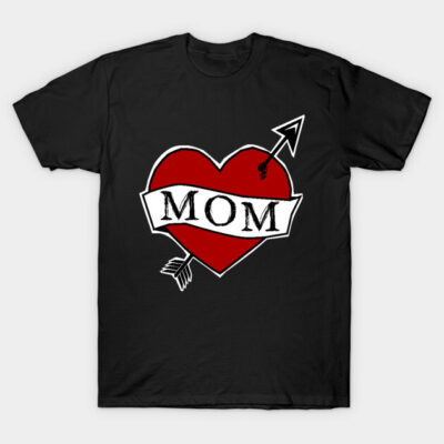 Black t-shirt with red heart and arrow graphic, "Mom" text design. Casual style, cotton material, perfect for gifting.