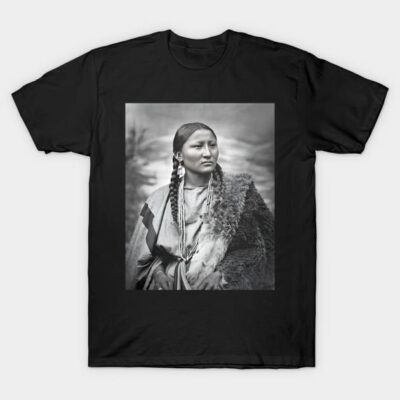 Black cotton t-shirt with vintage monochrome portrait print, casual wear, short sleeves, unisex design.