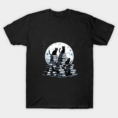 Black t-shirt featuring cats on book stacks under a moonlit sky, perfect for casual wear and cat lovers.
