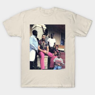 Beige cotton t-shirt with vintage photo print, casual unisex style, perfect for everyday wear.