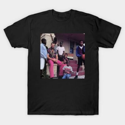 Black cotton t-shirt featuring a retro group photo print, casual style, perfect for everyday wear.
