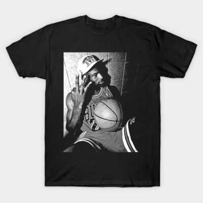 Black cotton t-shirt featuring vintage basketball print, casual style for sports enthusiasts.
