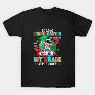 Black t-shirt with colorful "1st Grade Here I Come" astronaut design, ideal for school events or casual wear.