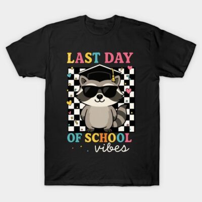Black "Last Day of School Vibes" T-shirt with cute raccoon graphic, perfect for end-of-year celebrations.