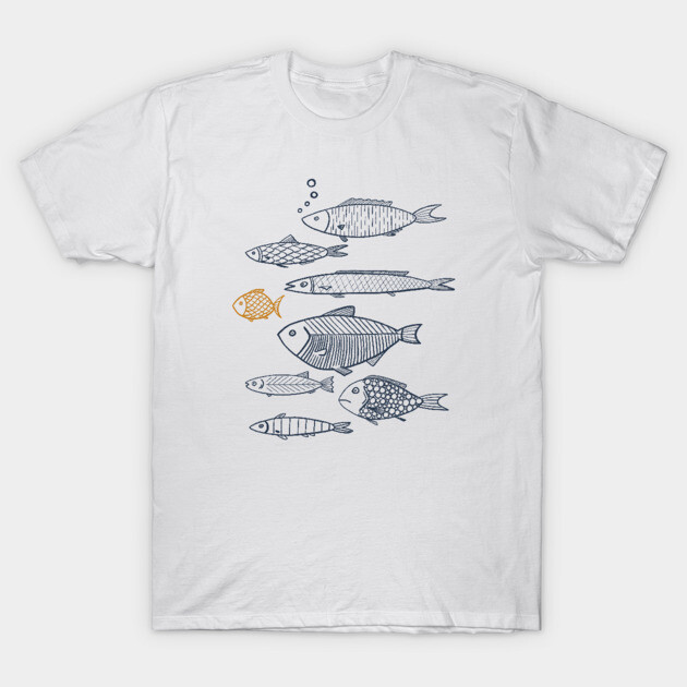 White cotton t-shirt with blue and orange fish design, casual style, perfect for everyday wear.
