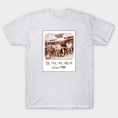 White vintage-style T-shirt with sepia photo print, featuring casual group scene, text "Circa 1988" for retro fashion.