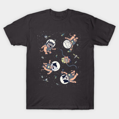 Black t-shirt with cute astronaut cat design, featuring space elements, ideal for casual wear and cat lovers.
