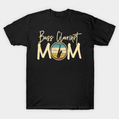 Black t-shirt with "Bass Clarinet Mom" text and retro design, ideal for music-loving mothers, cotton fabric.