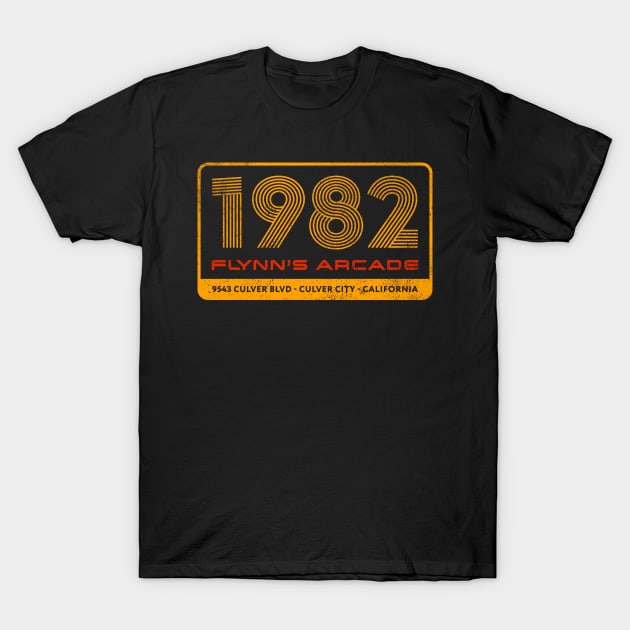 Black vintage-style T-shirt with "1982 Flynn's Arcade" retro graphic, perfect for casual wear and gaming enthusiasts.