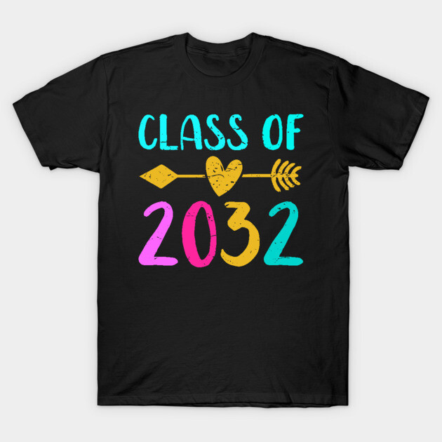 Black "Class of 2032" T-shirt with colorful text and arrow design, perfect for graduation celebrations. Cotton material.