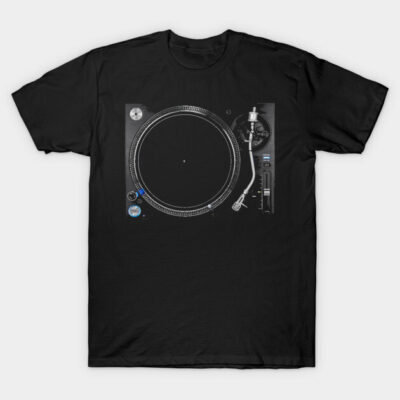 Black t-shirt featuring turntable design, casual style, perfect for music lovers, cotton material, unisex fit.