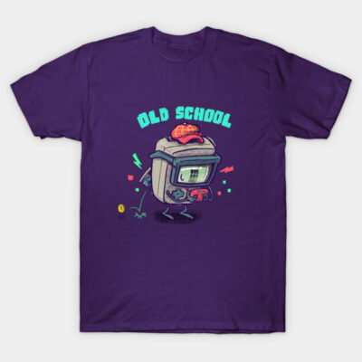Purple t-shirt with "Old School" retro gaming console design, ideal for vintage style enthusiasts.