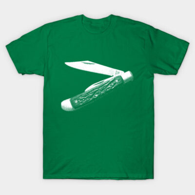 Green cotton t-shirt with vintage knife graphic, casual style, perfect for everyday wear.