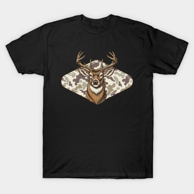 Black t-shirt with a deer and camouflage design, casual style, unisex, ideal for outdoor enthusiasts.