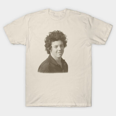 Beige cotton t-shirt featuring a vintage portrait design, casual style, perfect for everyday wear.